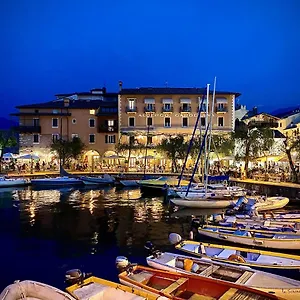 https://hotel-ristorante-gardesana.hotelinveneto.com
