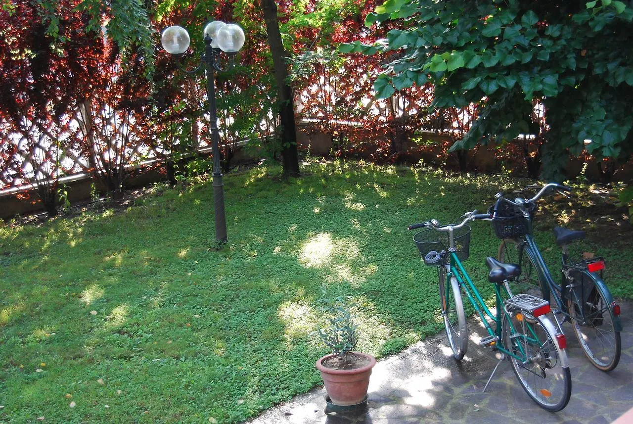 Le Querce Bed & Breakfast Curtatone Italy