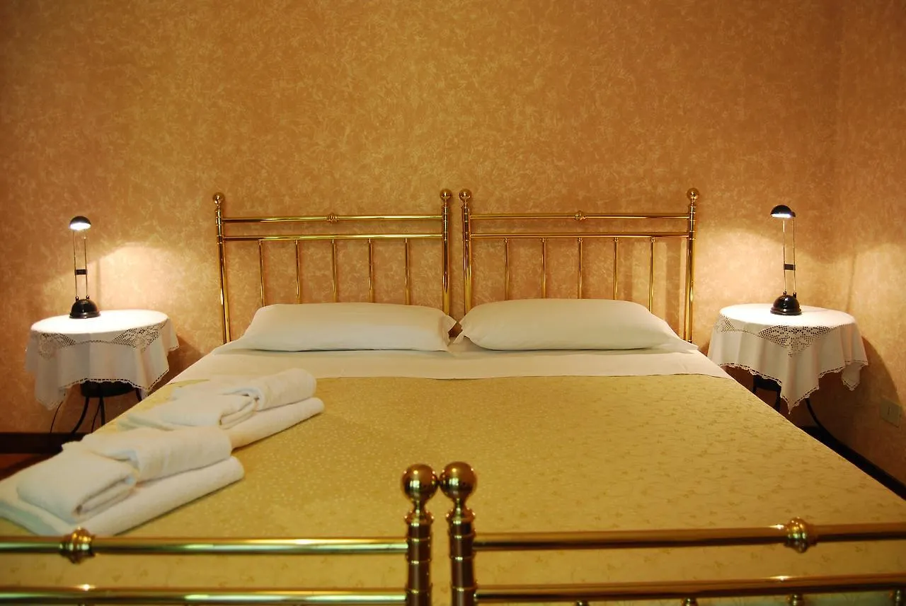Le Querce Bed & Breakfast Curtatone Italy